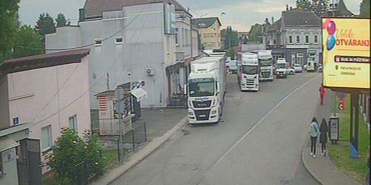 Puknuo most na graničnom prijelazu Gradiška: Obustavljen sav promet