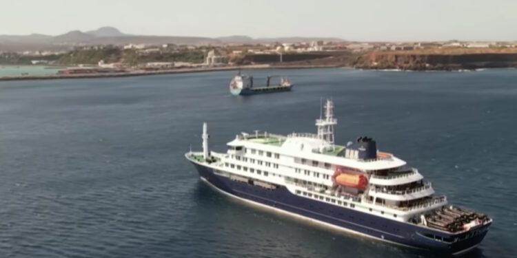Putnici otkrili što rade na zaraženom kruzeru: ‘Ne smijemo se iskrcati’