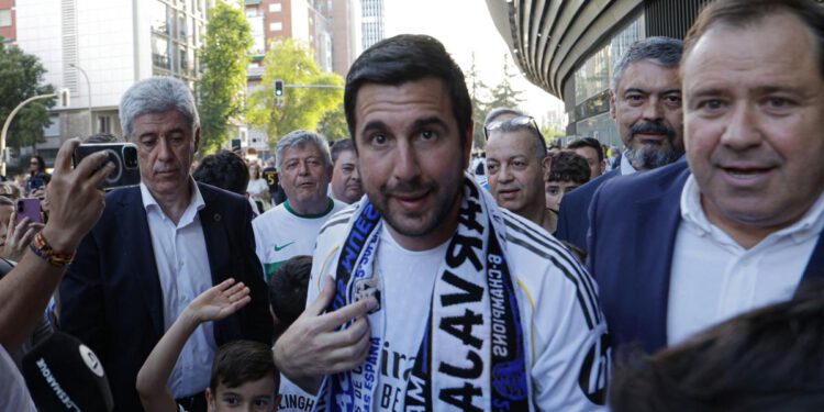 Real Madrid, Riquelme izaziva Pereza na prvim izborima od 2006