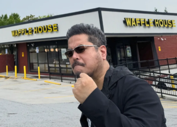 Redatelj Tekkena Katsuhiro Harada odlazi u Waffle House