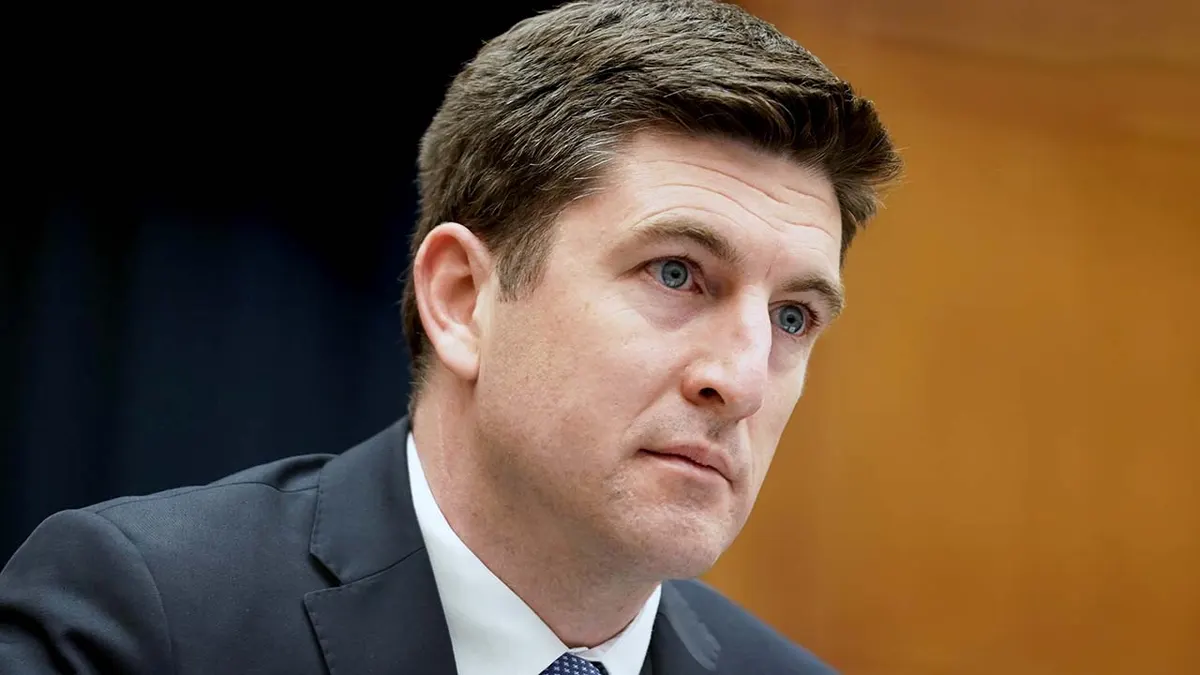 Zastupnik Bryan Steil govori tijekom saslušanja Predstavničkog odbora za financijske usluge u Washingtonu