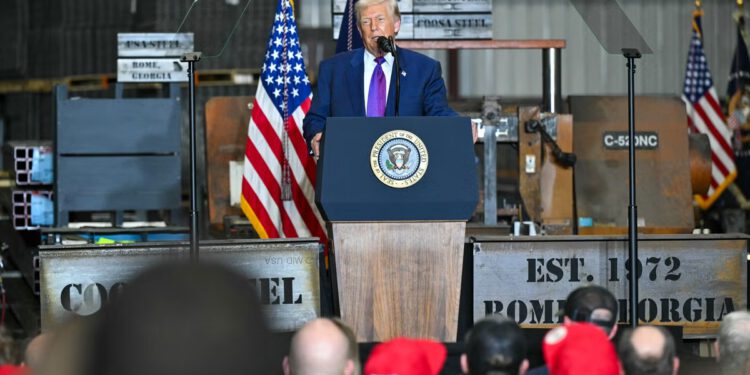 Republikanski donatori nagomilali su 300 milijuna dolara u Trumpov ratni kovčeg – ali nemaju pojma kako će to iskoristiti
