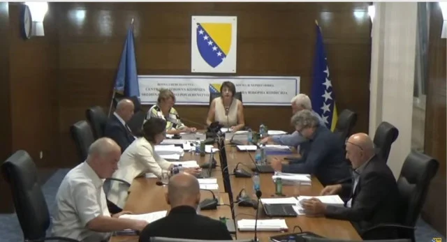 SIP ovjerio 67 političkih subjekata, sporni bili Dodikov potpis i naziv Hrvatska stranka prava BiH i Herceg-Bosne