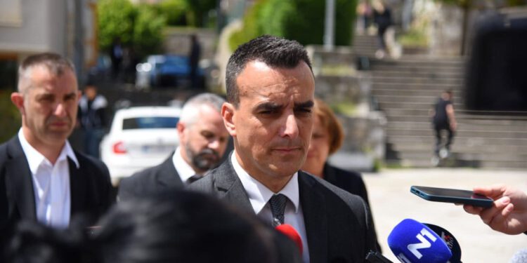 Šibensko-kninski župan: “Nije ovo ni mjesto, ni vrijeme za upiranje prstom, ali građani žele…”