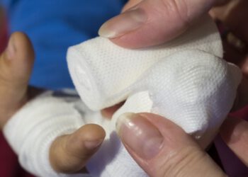 Širi se opasni trend s TikToka: Djevojčica teško ozlijeđena, hrvatski stručnjaci upozoravaju