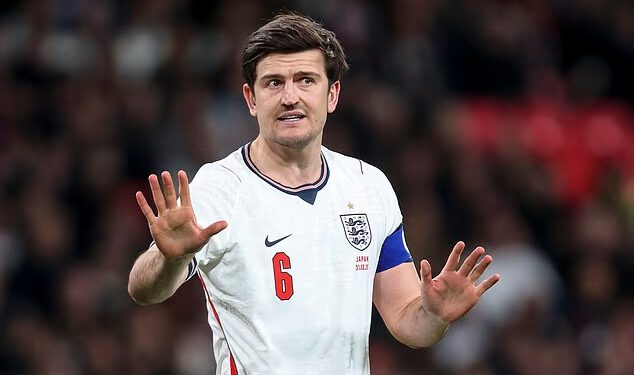 ‘Šokiran i slomljen’ Harry Maguire izbačen je iz engleske momčadi Svjetskog prvenstva dok se Thomas Tuchel priprema imenovati skupinu od 26 igrača – sa središnjim bekom koji nije izabran od prošlog ljeta u redu za poziv