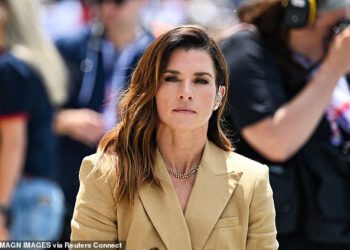 ‘Šokirana’ Danica Patrick odaje emotivnu počast zvijezdi NASCAR-a Kyleu Buschu nakon njegove tragične iznenadne smrti