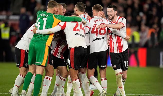 Southampton povlači informacije o ulaznicama za finale play-offa sa svoje web stranice jer raste strah da će biti izbačeni iz 200 milijuna funti vrijednog obračuna za promociju u Premier ligi nakon što je špijun uhvaćen na djelu