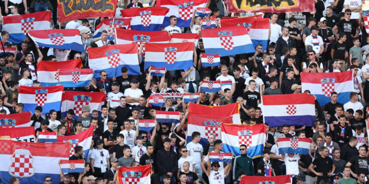 Sportske novosti – Tišina Poljuda: poluprazne tribine, jedan od najmanjih posjeta, čak su se čula i crkvena zvona