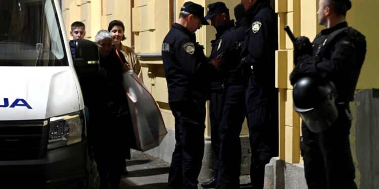 Srbija u šoku: Policajci navodno brisali snimke nakon ubojstva