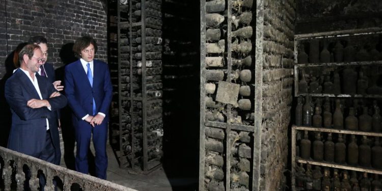 Staljinov tajni vinski podrum od 40.000 boca prvi put otvoren u Gruziji