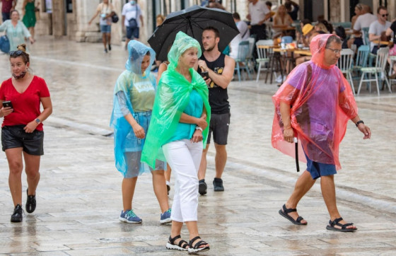 Stiže promjena vremena: Moglo bi biti kiše i grmljavine