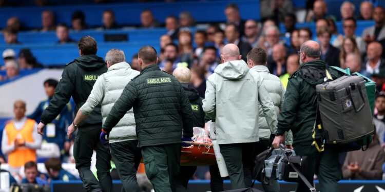 Strah u Chelsea-Nottinghamu: Derry na zemlji nepomičan 10 minuta nakon udarca u glavu