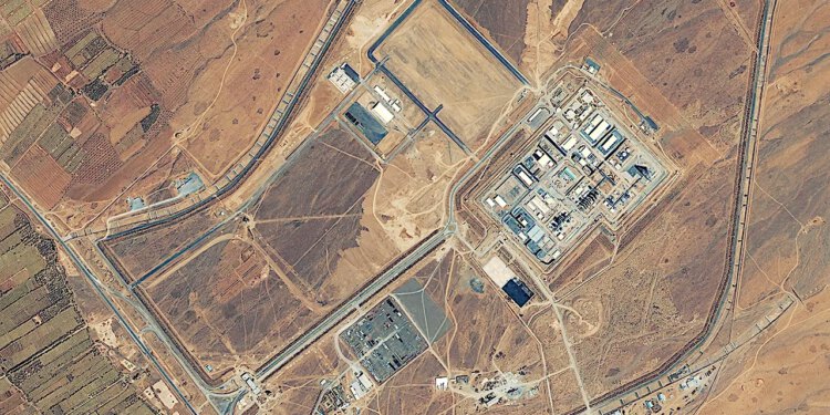 Stručnjaci upozoravaju Trumpovog administratora da svaki dogovor s Iranom mora blokirati put plutonija do atomske bombe