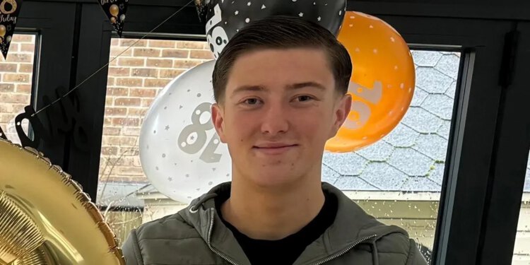 Student iz Ujedinjenog Kraljevstva izboden na smrt nakon što je policija povjerovala u ubojičine tvrdnje o rasizmu
