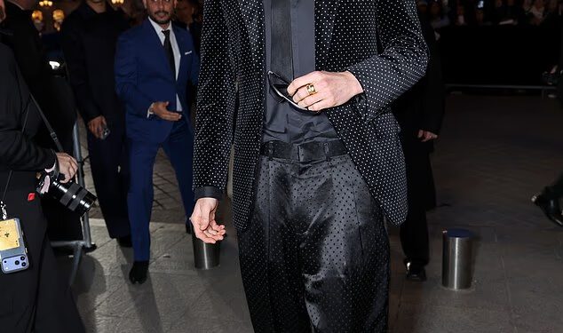 Supermodel Jordan Barrett otkriva da se fokusira na svoje zdravlje – nakon što je izazvao zabrinutost zbog svog mršavog izgleda