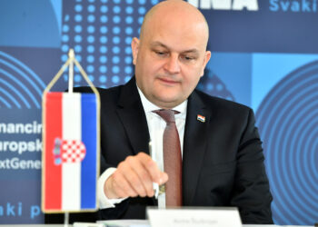 Šušnjar majstorski poklopio Anu Brnabić, ovo će zapamtiti: ‘Red je da joj se zahvalimo’