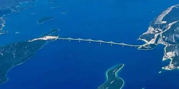TKO ĆE SNOSITI TROŠKOVE Što se to događa s Pelješkim mostom? Projektant: “Upozoravao sam”