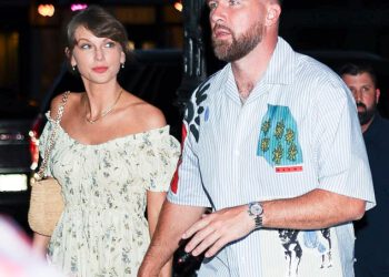 Taylor Swift drži se za ruke sa zaručnikom Travisom Kelceom tijekom romantičnog izlaska u New Yorku dok VRLO poseban gost potvrđuje prisustvo na njihovom nadolazećem vjenčanju