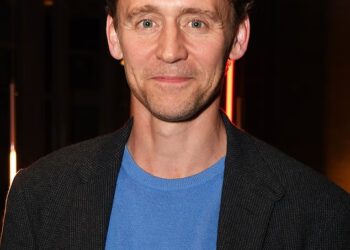 Tom Hiddleston otišao je shrvan jer je ‘prisiljen povući se iz Celebrity Traitors zbog sukoba oko rasporeda’… nakon što je seriju označio ‘genijalnom i nevjerojatnom’