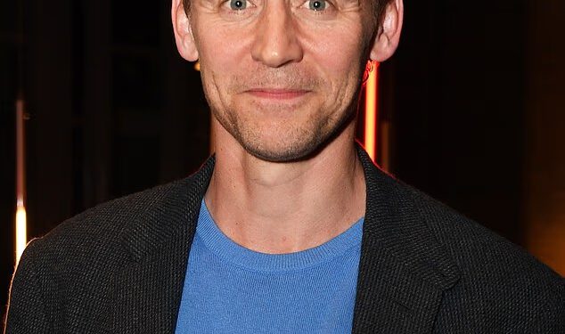 Tom Hiddleston otišao je shrvan jer je ‘prisiljen povući se iz Celebrity Traitors zbog sukoba oko rasporeda’… nakon što je seriju označio ‘genijalnom i nevjerojatnom’