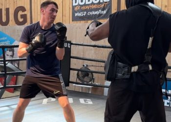 Trenirao sam kao Daniel Dubois! Pogledajte kako njegov trener Don Charles proživljava Daily Mail Sport – uz pomoć trenera Mohammeda Alija