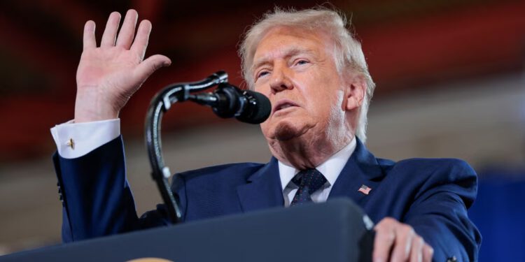 Trump ’50/50′ o tome treba li nastaviti s bombardiranjem u Iranu dok otkriva rok za odluku: izvješće