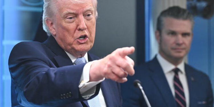 Trump i Hegseth objavljuju NLO datoteke i videozapise ‘susreta’: ažuriranja uživo