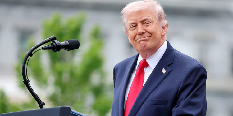 Trump kaže da će uskoro biti objavljeni ‘vrlo zanimljivi’ dosjei o NLO-u – RT World News