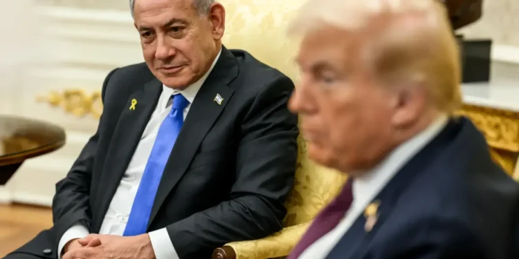 Trump kaže da je Iran kapitulirao, Teheran tvrdi suprotno: Nosač aviona uplovio u regiju