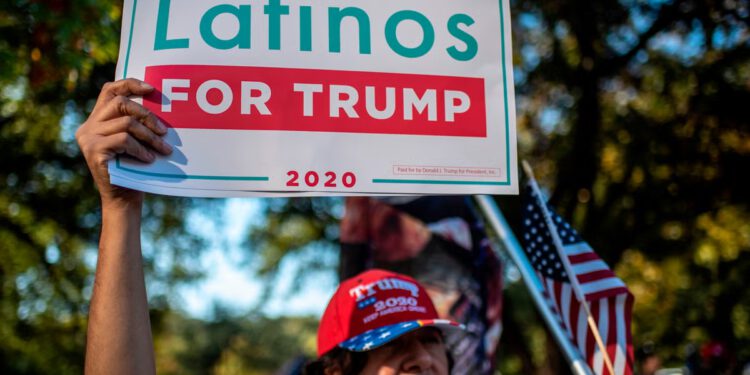 Trump krvari ključne dijelove svoje koalicije 2024. Ali ni oni se ne prodaju na demokratima