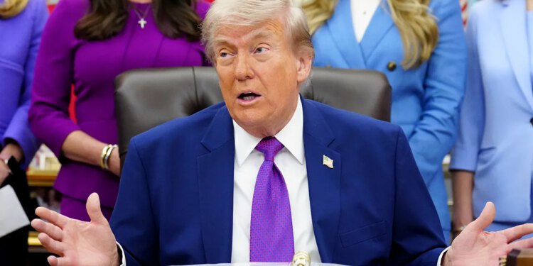 Trump poručio Iranu da ‘sat otkucava’ usred ponovljenih upozorenja o vojnoj akciji