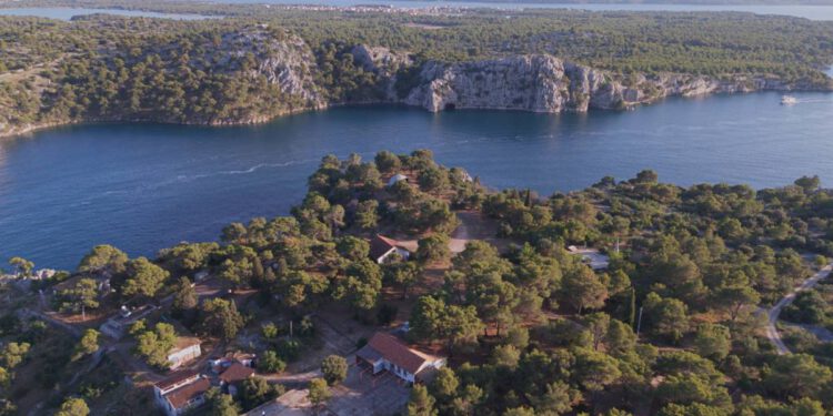 U Kanal svetog Ante stiže više od 2 milijuna eura za spas dupina, šišmiša i morskog blaga!