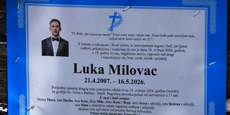 U odijelu je trebao slaviti kraj srednje škole, a sada će ga sahraniti u njemu