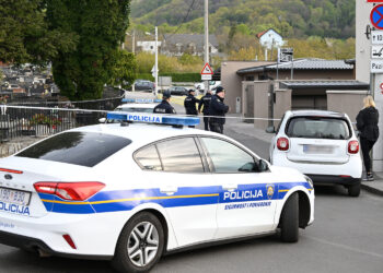 Ubio policajca pred gostima kafića pa presudio sebi: ‘Upucao ga je pred mojim očima’