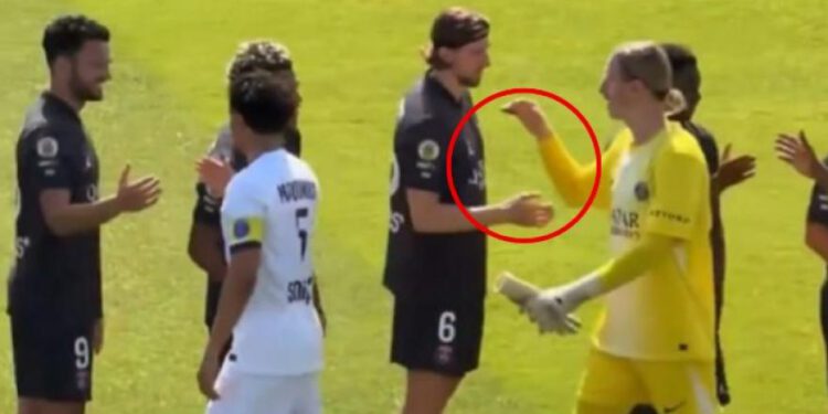VIDEO Psg, bez rukovanja između Zabarnyija i Safonova na trening utakmici
