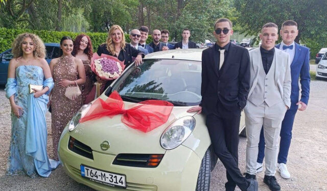 VIDEO Tajno joj uzeli automobil i vratili ga kao novog: Priča maturanata iz Mostara oduševila regiju
