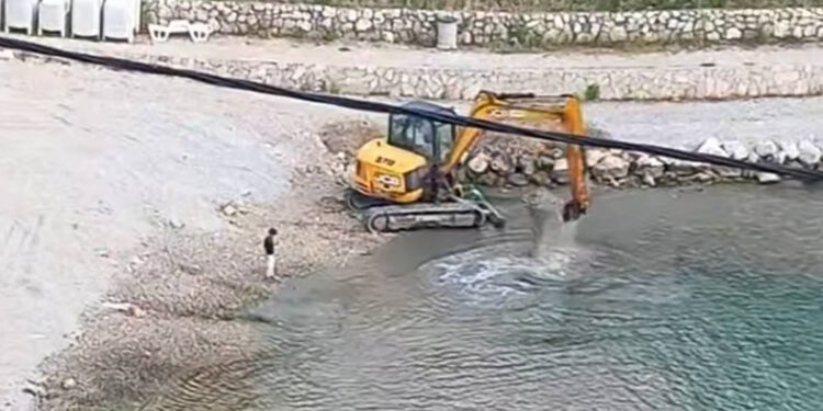 VIDEO: “UČITE NA NAŠEM PRIMJERU I NEMOJTE I VI TAKO!” Iz Neuma poslali apel i snimku: “Zatrpati će čitav zaljev!”