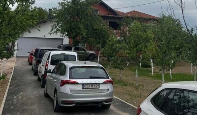 Velika akcija policije u Živinicama, policajci s dugim cijevima ispred Gradske uprave
