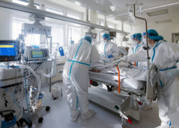 Virus se nekontrolirano širi, umrlo 90 ljudi, strahuje se od goreg scenarija
