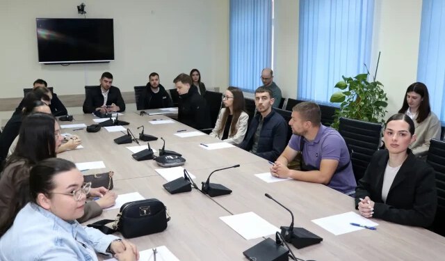 Vlada HNŽ potpisala ugovore s 200 vježbenika