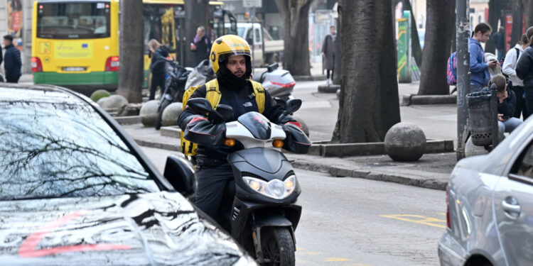 Vlada uvodi nova pravila za strane radnike, Božinović otkrio brojke