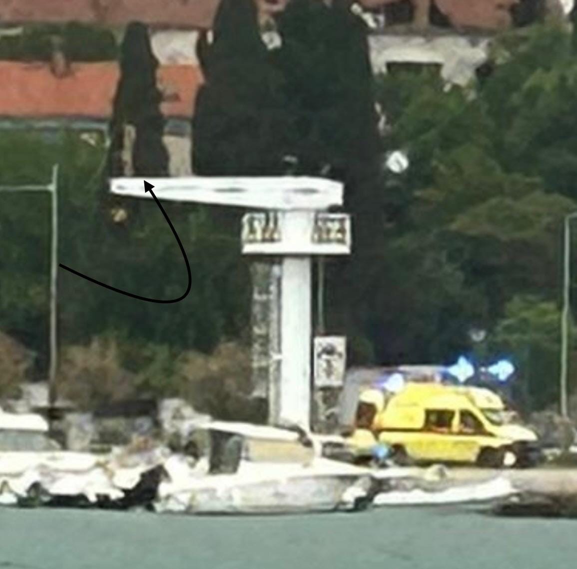 DRAMA U TROGIRU Tip se popeo na vrh dizalice u sportskoj lučici: "Svi smo ostali u čudu"