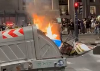 Žestok sukob policije i prosvjednika: Oglasio se i Vučić