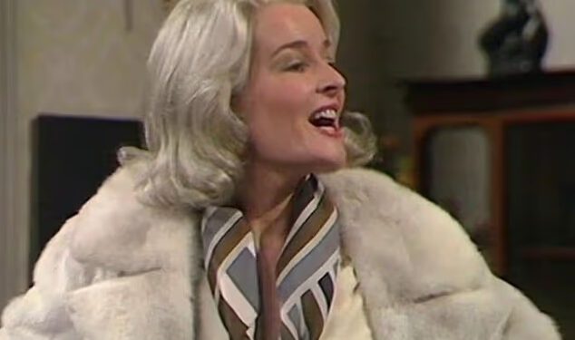 Zvijezda Fawlty Towersa Claire Nielson umrla u 89. godini: Glumica koja je glumila uz Johna Cleesea preminula dok pljušte počasti