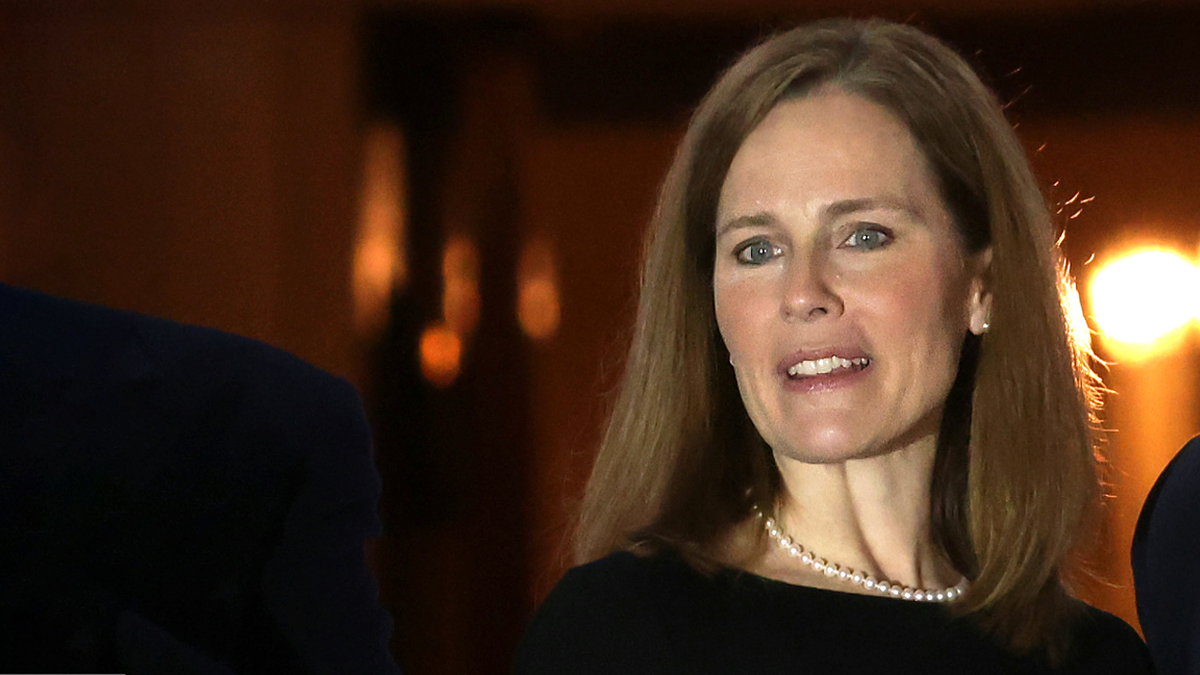 Sutkinja Vrhovnog suda SAD-a Amy Coney Barrett govori na konferenciji u Chicagu