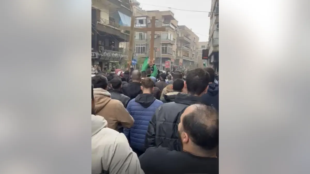Orlovi Antiohije, demonstranti marširaju ulicama Damaska