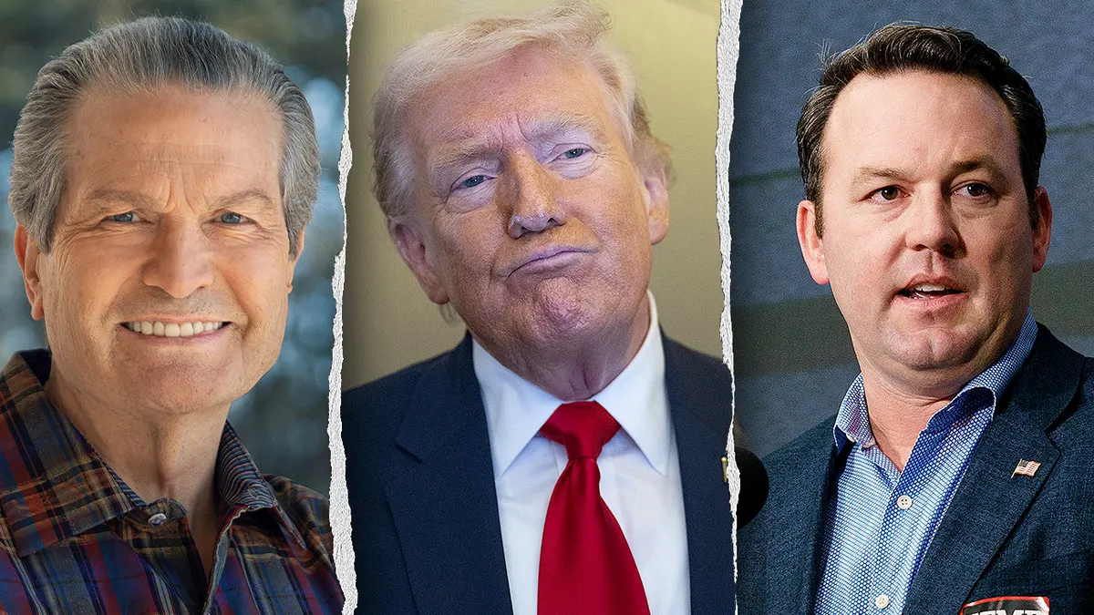 Rick Jackson stoji s predsjednikom Donaldom Trumpom i potguvernerom Burtom Jonesom