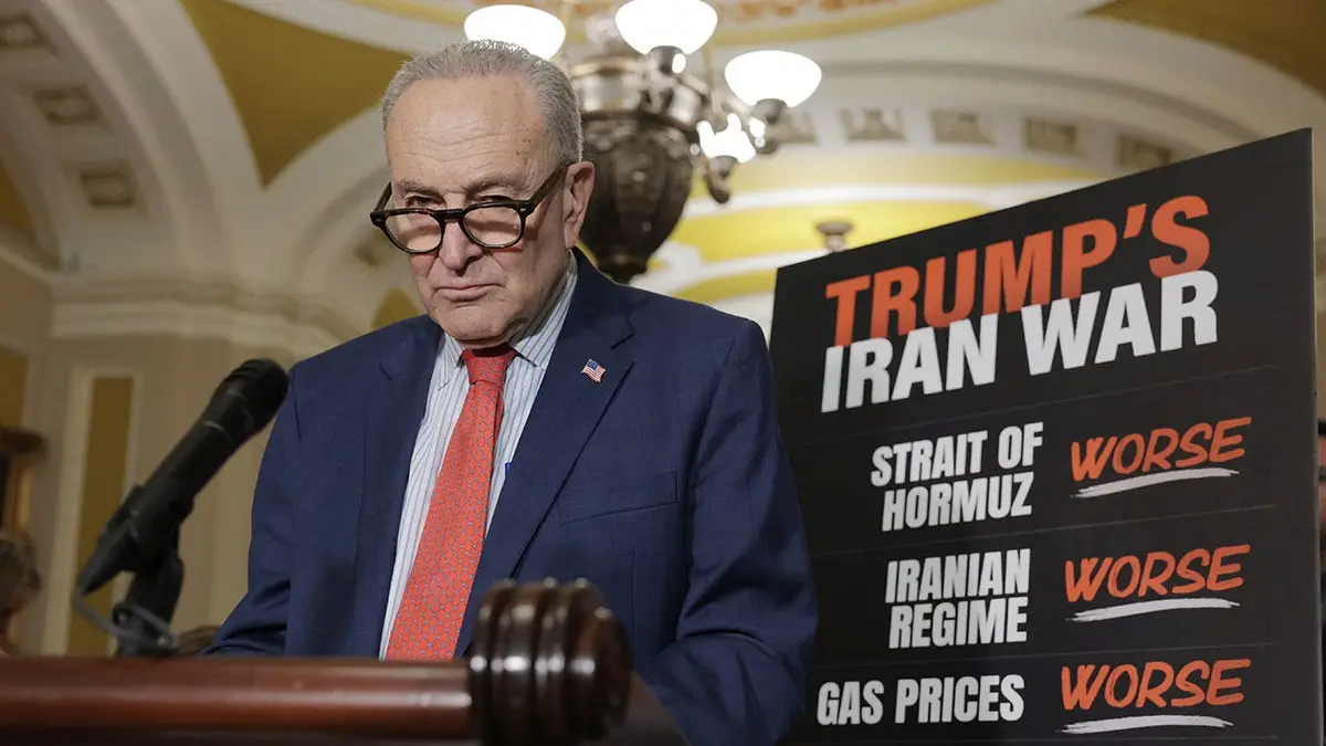 Vođa manjine u američkom Senatu Chuck Schumer govori na konferenciji za novinare u Washingtonu, DC