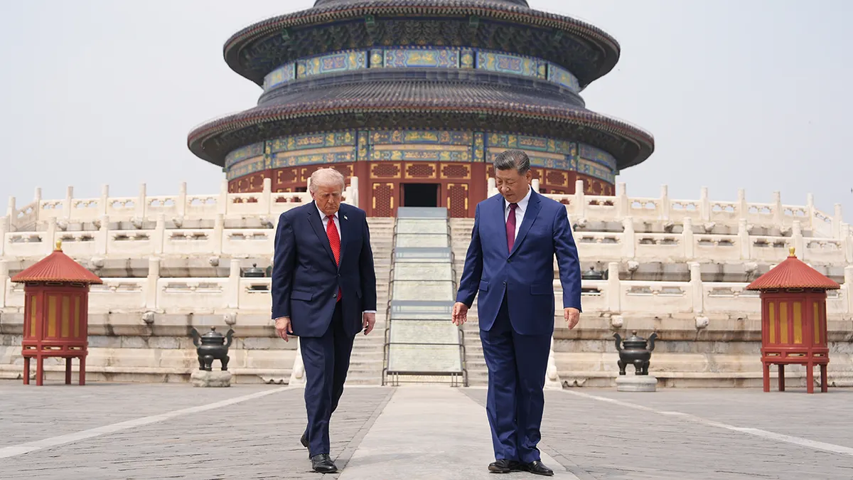 Predsjednik Donald Trump u šetnji s kineskim predsjednikom Xi Jinpingom u Hramu neba u Pekingu
